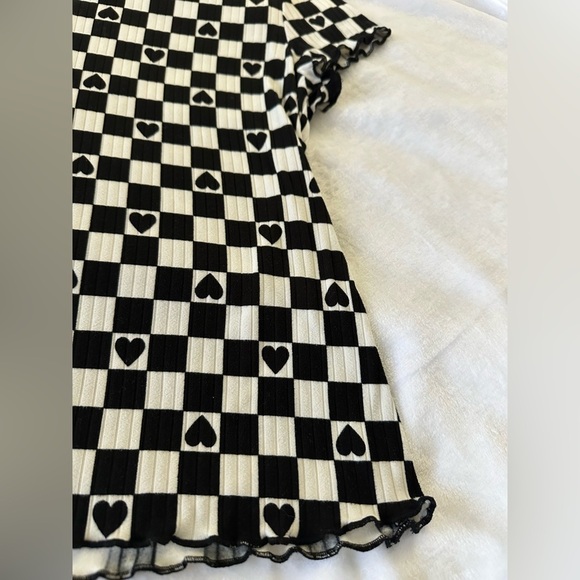 Black white checkered baby tee frilly edge girl sz 16/women’s Medium for… - Picture 2 of 4
